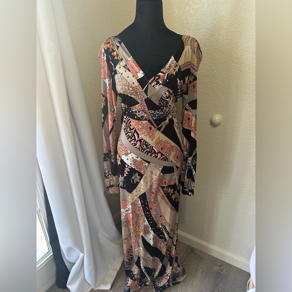 H&M Dresses & Skirts - Chic Maxi dress